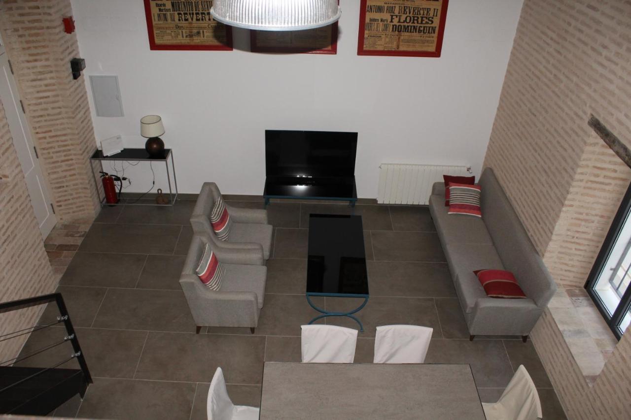 Cozy & Modern Apartment Hombre De Piedra Seville Exterior photo